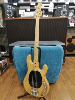 MUSIC MAN StingRay E-Bassgitarre