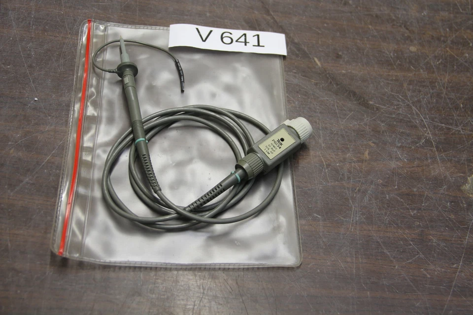 TEKTRONIX P6134 OSCILLOSCOPE PASIVE PROBE x10 - 300MHz # V641 - Photo 1/1