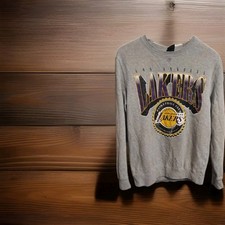 VINTAGE STYLE LOS ANGELES LAKERS NBA SWEATSHIRT SMALL ULTRA GAME. Basketball