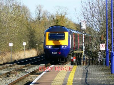 PHOTO  HST 125 INTERCITY EN ROUTE FOR THE WEST COUNTRY THESE TRAINS ARE A COMMON