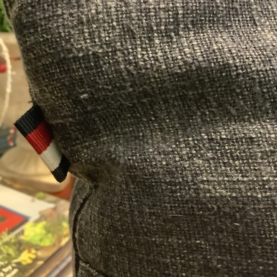 Tommy Hilfiger~Almohada con acento rectangular~Denim azul~19x13~Diseño de bloque~BONITO~ Foto 4 de 4