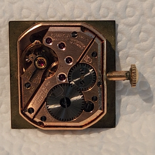 1950s Gentlemen's 14K Gold Omega 17J Cal 302 Square Florentine Bezel Wristwatch - Video 1 of 1