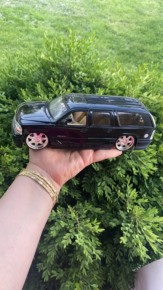 JADA Dub City 2002 GMC YUKON XL DENALI escala 1:24 diecast NEGRO sin caja Foto 2 de 4