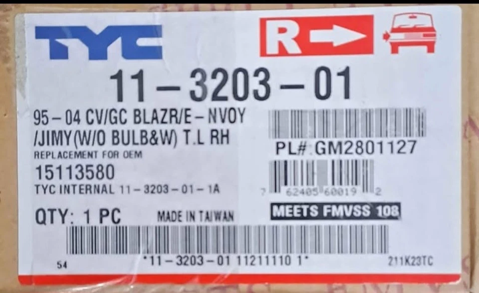 Conjunto de luz trasera de repuesto lateral pasajero TYC 11-3203-01 Chevrolet/GMC Foto 4 de 4