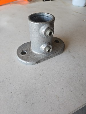 EF12G-32  Railing Base Flange, 1 1/4'' Sch. 40