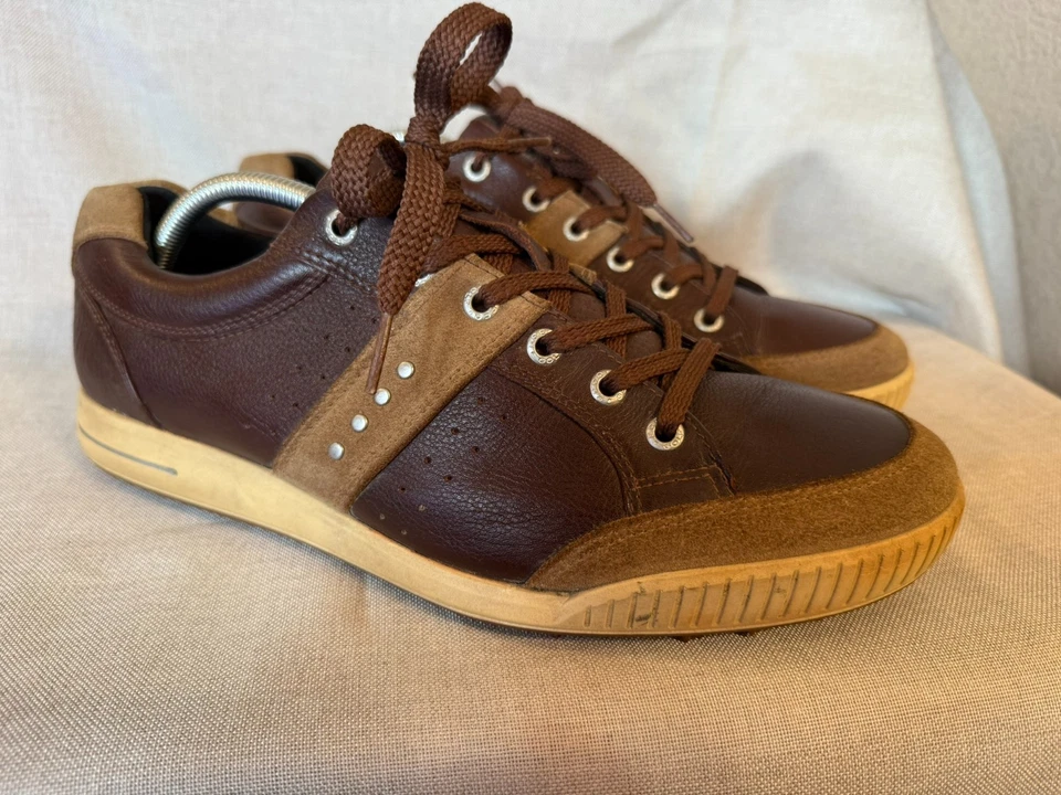 Zapatos de golf ECCO sin clavos para hombre talla 10,5 cuero marrón gamuza cómodos informales Foto 2 de 4