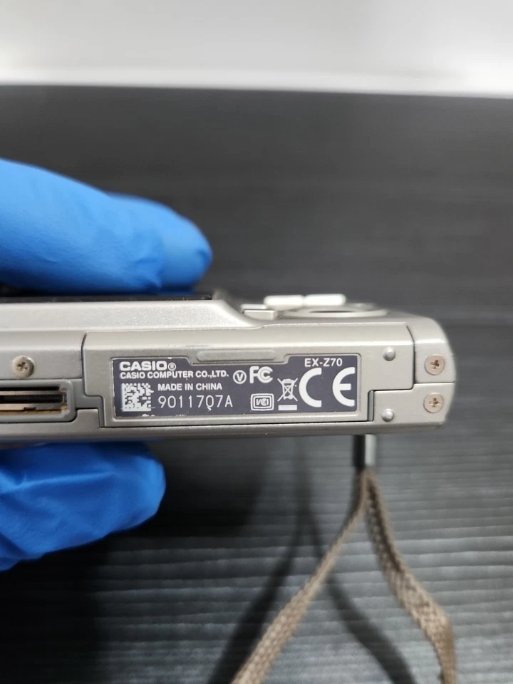 Casio EXILIM ZOOM EX-Z70 7.2 MP Digital Camera Silver Blurry Photos Parts Only - Image 4 of 4