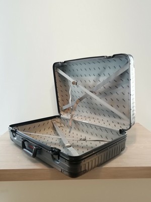 Rimowa Alu Rahmen Koffer Schwarz Grau Guter Zustand Masse 63 I 42 21 Leicht Ebay