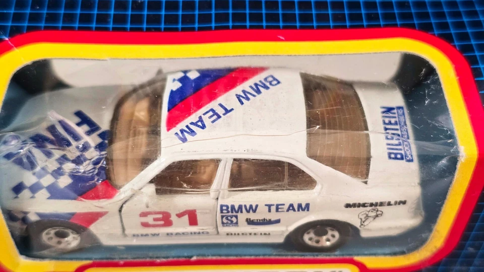Vintage 1991 Matchbox BMW 5-Series / BMW 535i / Unpunched Blue Grid Window Box - Image 3 of 4