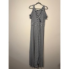 Torrid Womens Black White Striped Cold Shoulder Maxi Dress Surplice V-Neck Sz 2