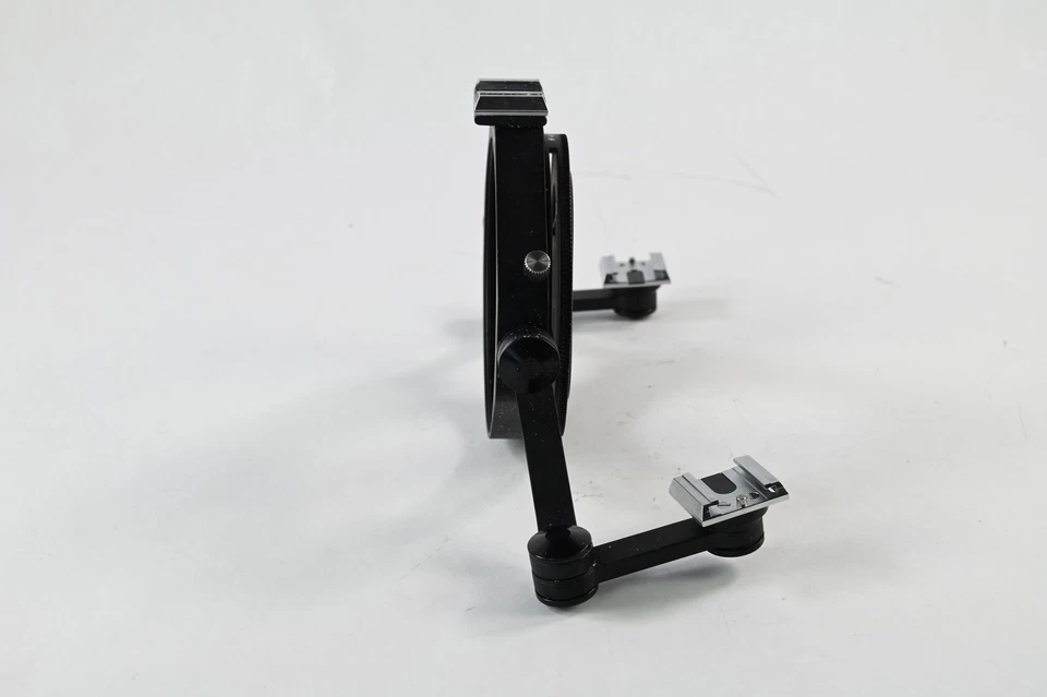 Hasselblad Dual Flash Bracket for Hasselblad V Mount Lens W/B50 Adapter #G559 - Image 3 of 4