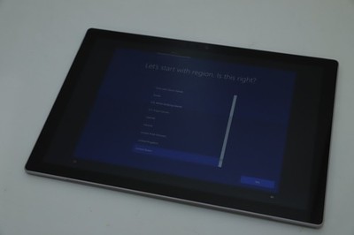 Microsoft Surface Pro 5 i5 128GB 4GB RAM Windows 10 Tablet - READ Screen Issue