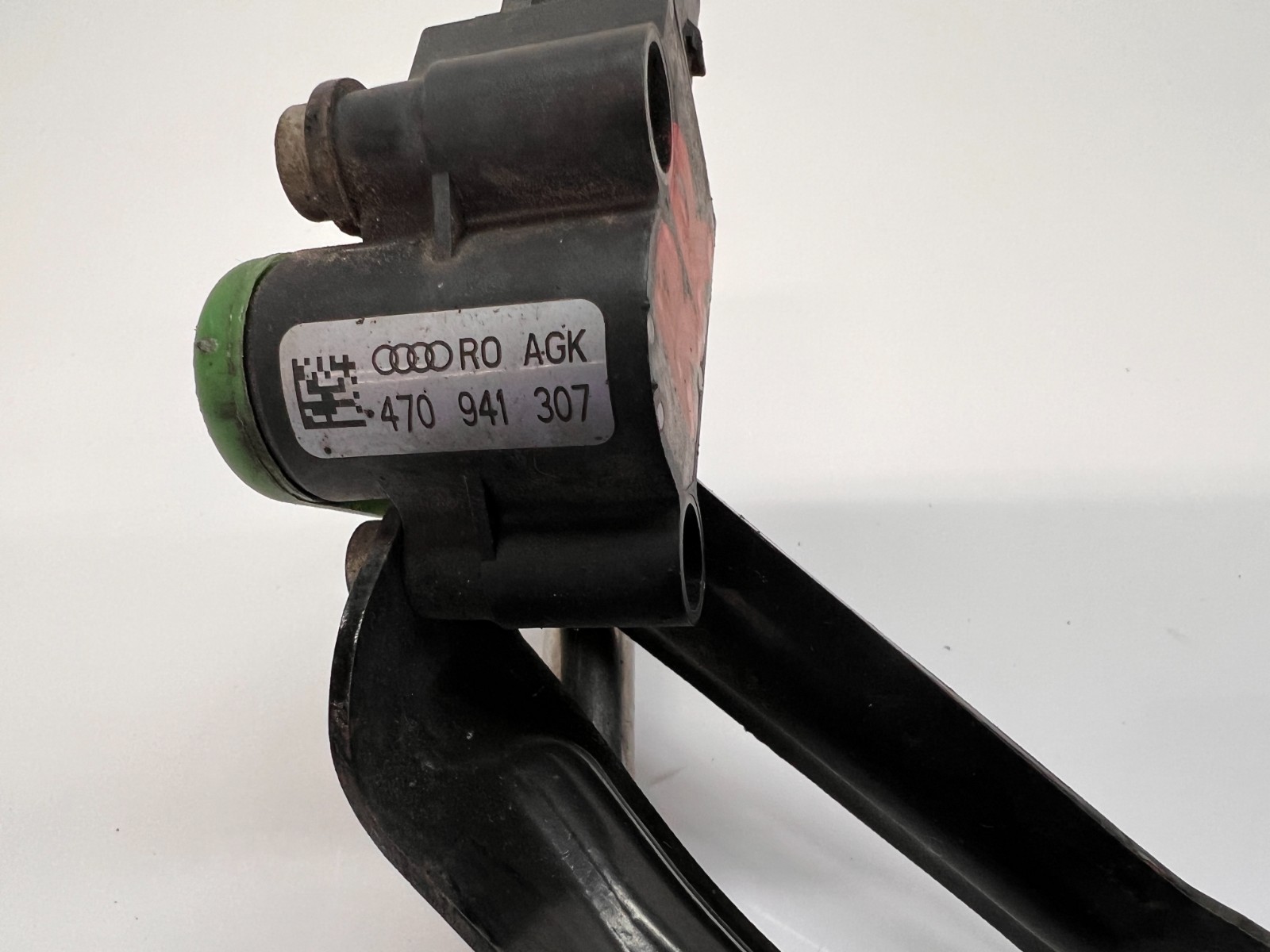 LAMBORGHINI AVENTADOR LEVEL RIDE SENSOR REAR RIGHT BRACKET OEM 470941307
