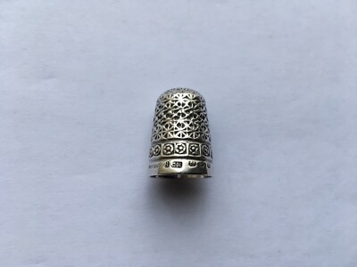 1897 VINTAGE CHARLES HORNER TUDOR ROSE PATTERN SILVER THIMBLE
