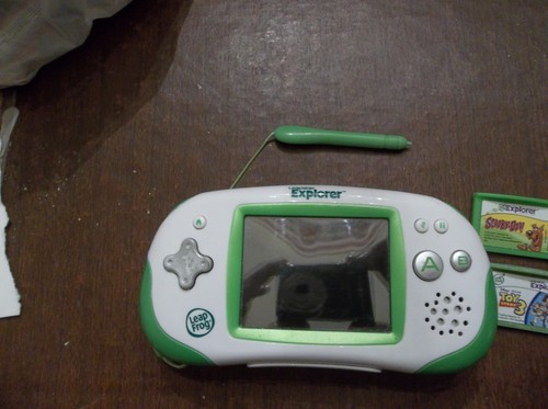 Leapfrog Leapster Explorer w/ 4 Smartridges TAKE A LOOK! - Picture 5 of 6
