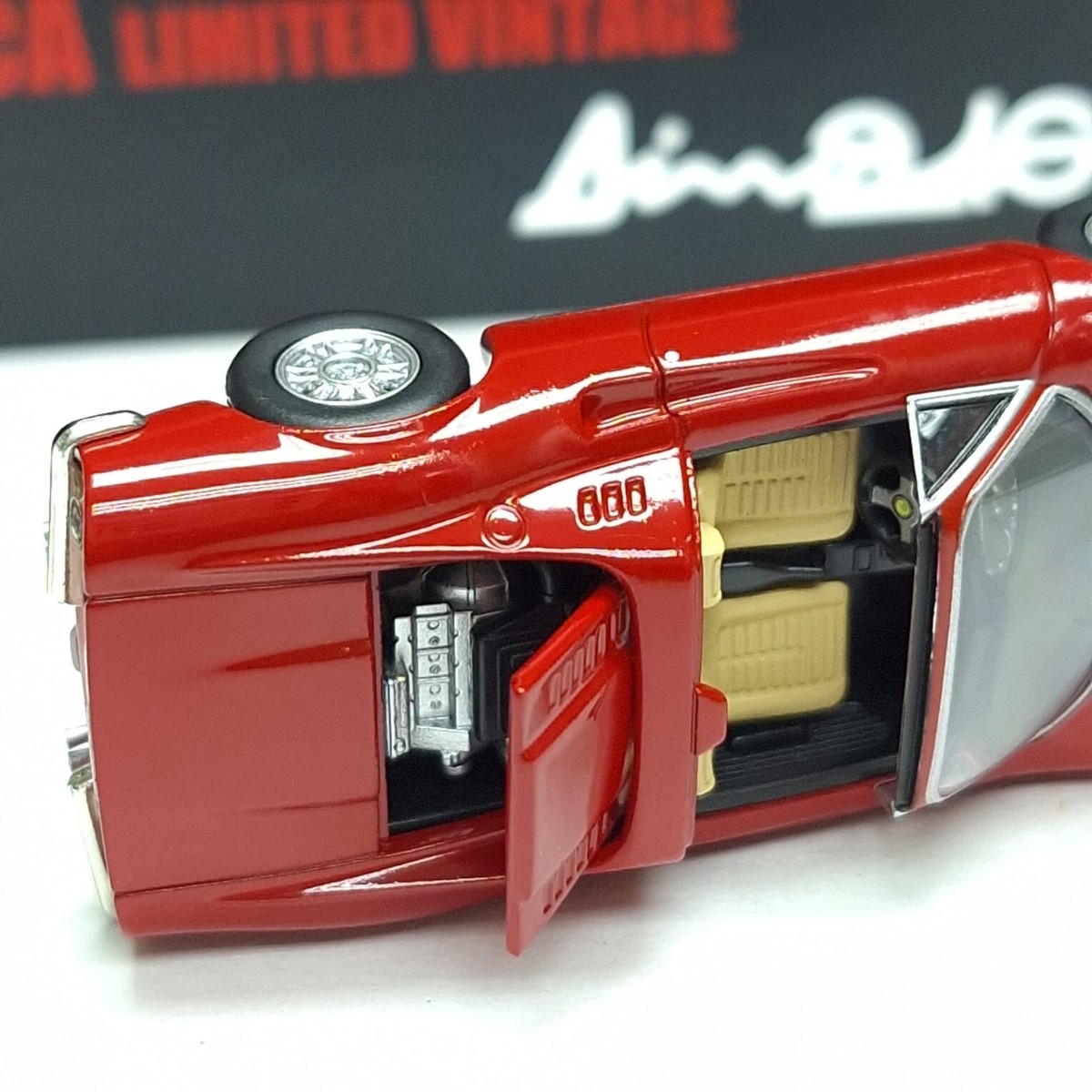Tomica Limited Vintage NEO TLV Ferrari Dino 246 GTS 1/64