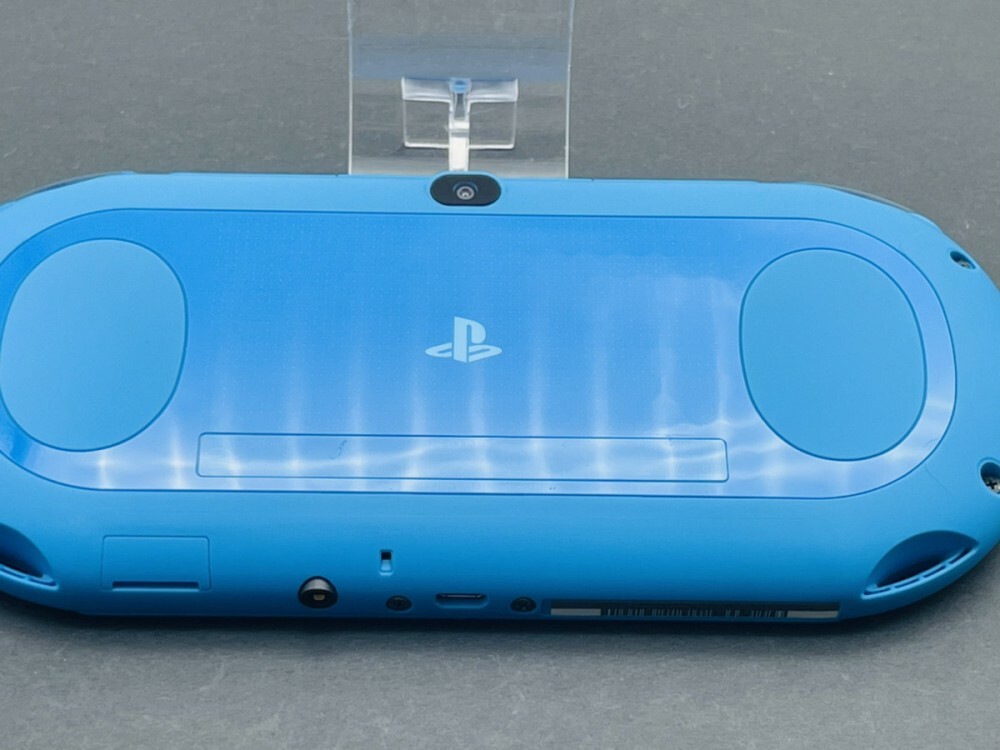 美品PSVITA PCH-2000 LightBlue＆White PS Vita PlayStation Vita New Slim Model - PCH-2000 (Light