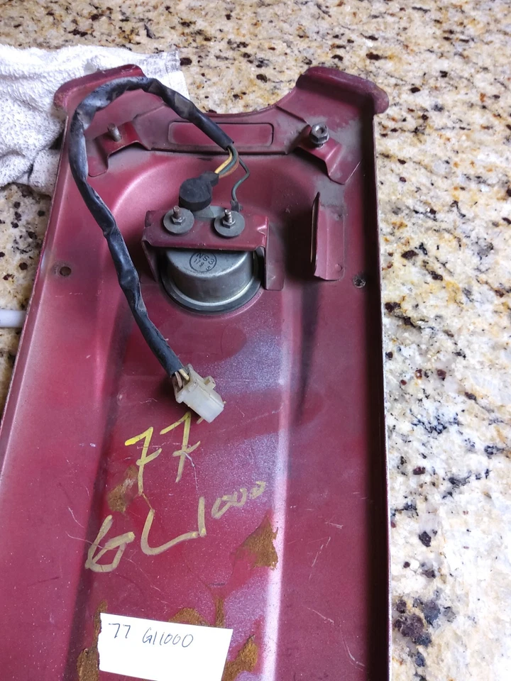 Honda Goldwing GL1000 1977 consola central con indicador de combustible RC2 Foto 4 de 4