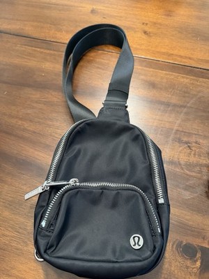 LULULEMON Everywhere Sling Crossbody Bag, Small 2L, Black NWT Unisex