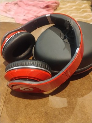 Beats by Dr. Dre Beats Studio Headphones Red-Band Wear, No Cable