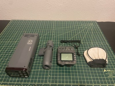 Neewer Q3 200Ws 2.4G TTL Flash Strobe W/ Transmitter