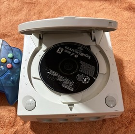 SEGA Dreamcast HKT-3020 Home Console - White - W. controller - Not Tested