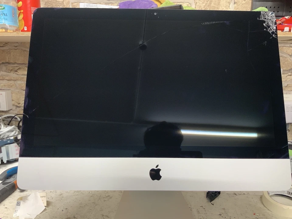 Apple iMac 21.5" 4K Retina Quad Core i5 7th 3.0GHz 16GB 256GB SSD Screen cracked - Image 3 of 4