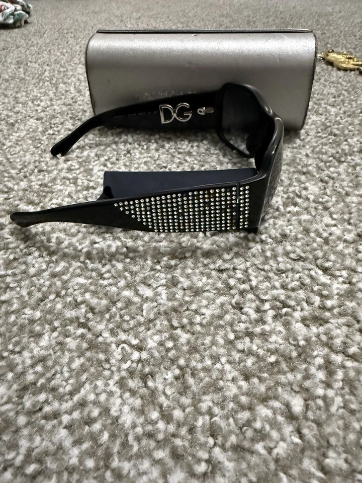 Gafas de sol Dolce and Gabanna con pedrería plateadas hechas en Italia Foto 3 de 4