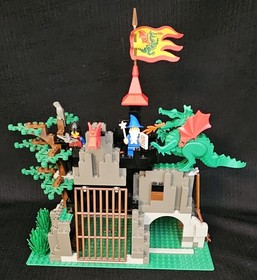 Lego 6076 Vintage 1993 Castle Dragon Knights DARK DRAGON'S DEN with Instructions