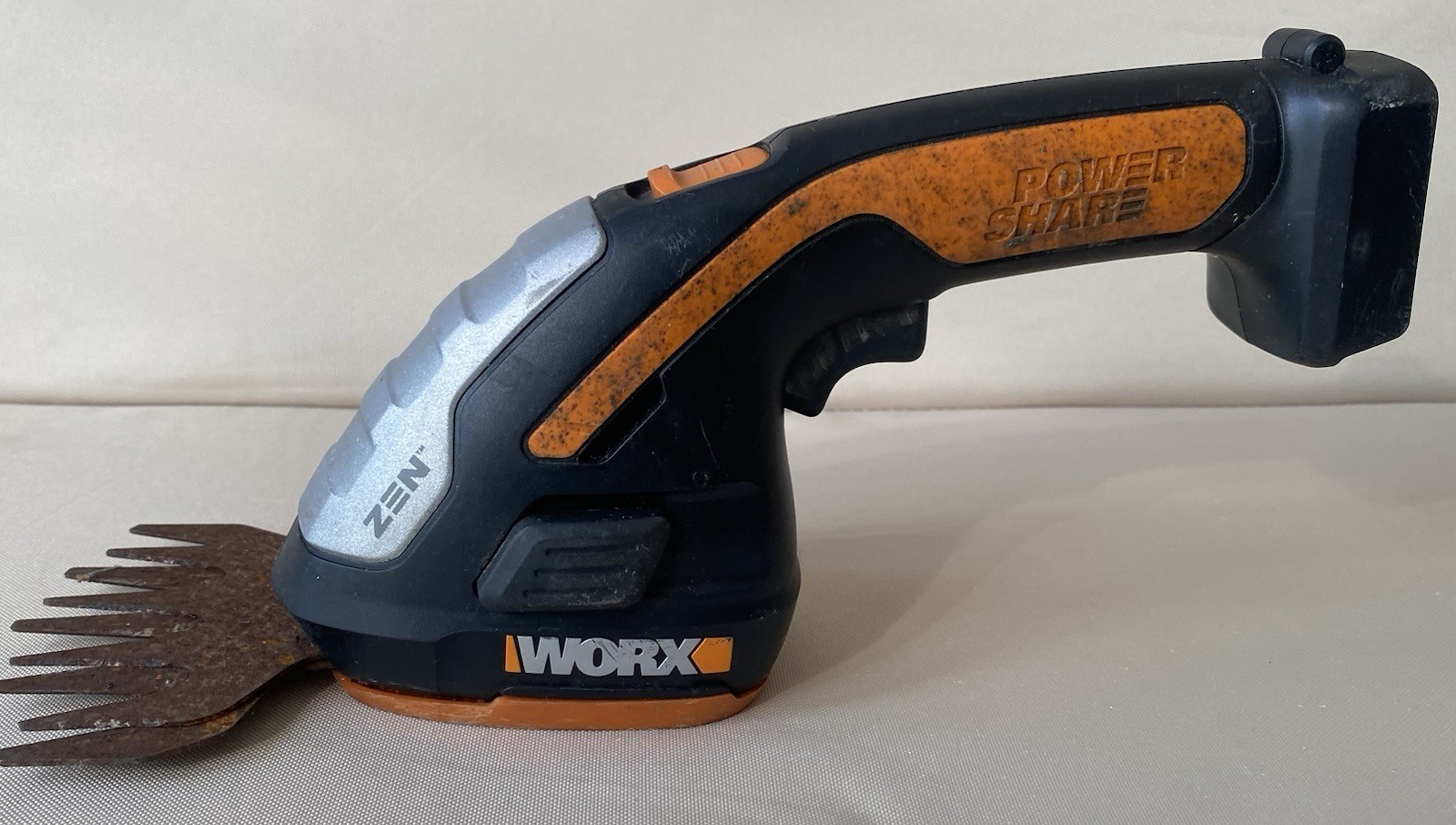 WORX Powershare Cordless ZEN Shrub Grass Shear Pruner Weeder WG801E