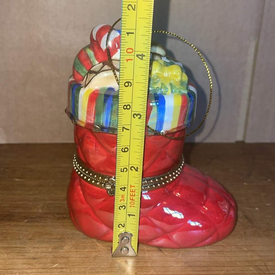 Mr. Christmas Music Box Stocking Hinged Ornament Tree People Inside