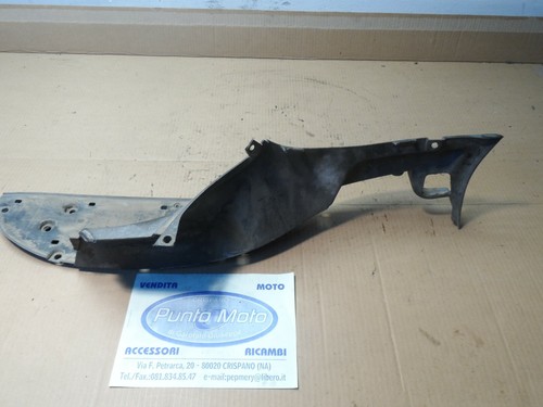 Reposapiés derecho Aprilia Scarabeo 150 Rotax 1998-2004 plataforma carena - Imagen 4 de 4