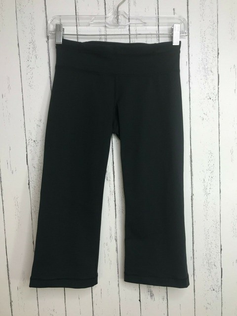 black flare capri pants