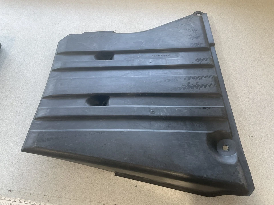 Mercedes-Benz E320 E430 W210 1996-2002 ~ embellecedor protector contra salpicaduras trasero ~ A2105242330 Foto 2 de 3