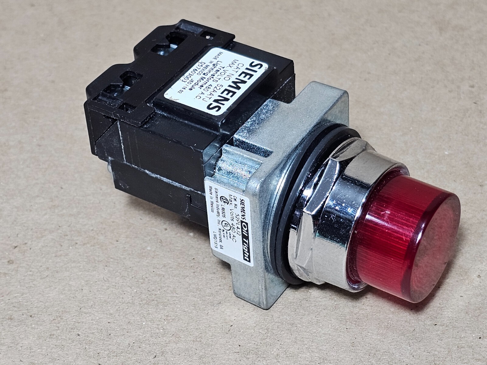 Siemens 52PL4J2 Pilot Light Red Lens, Incandescent Lamp, 480V, 30mm Command/52