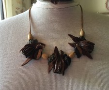 VINTAGE 80s AUSTRALIANA HAND MADE LEATHER EUCALYPTUS GUM NUTS RETRO NECKLACE