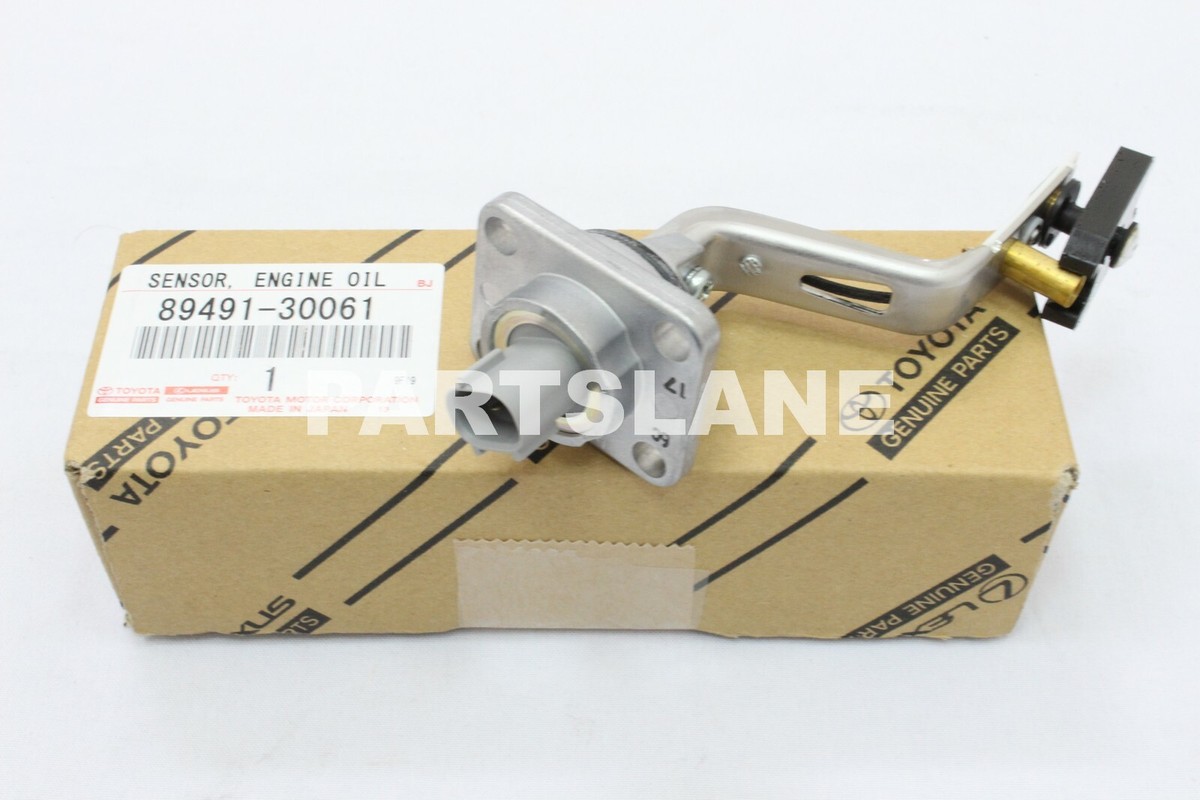 トヨタ 純正 レクサス IS250 350 エンジン オイルレベル センサ Lexus IS250 IS350 GS350 GS450h RC350 OEM Engine Oil Level Sensor