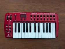 Behringer Uma25s Ultra Slim 25-key Usb/midi Controller Keyboard With Bag