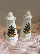 Pfaltzgraff Christmas Heritage Stoneware Tall Salt and Pepper Shaker Set VNT USA