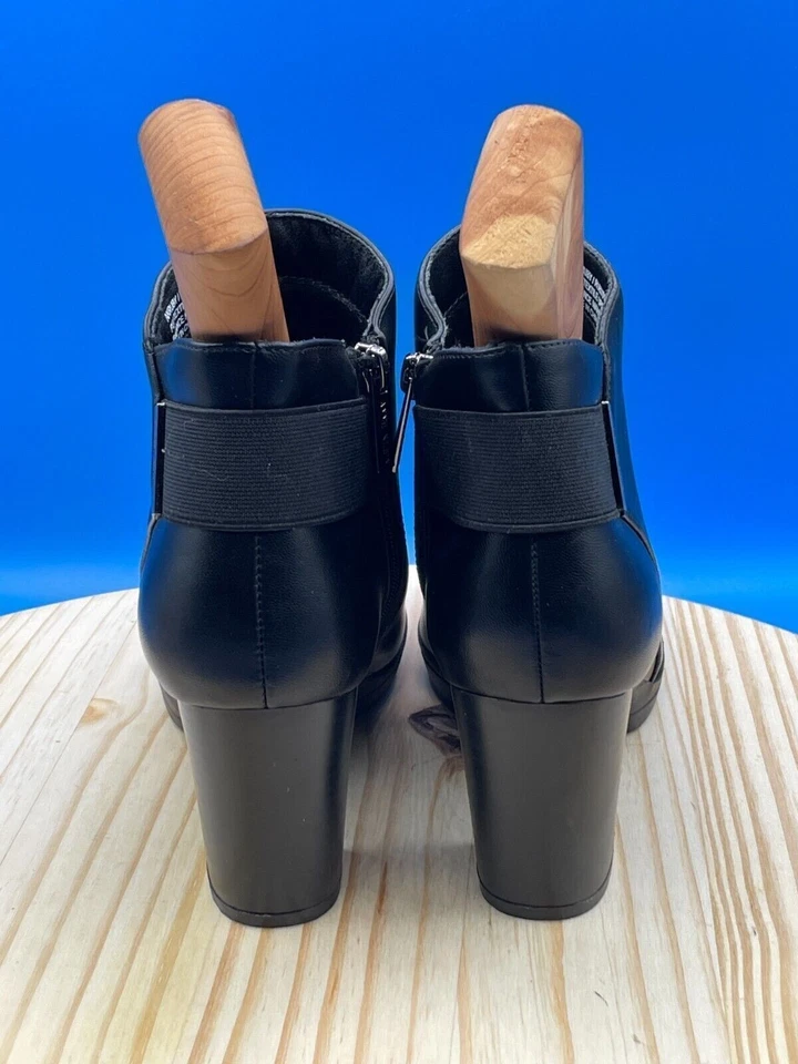 Bota Anne Klein Rubi Feminina Tamanho 8.5M Couro Preto Puxador Salto Bloco - Imagem 3 de 4