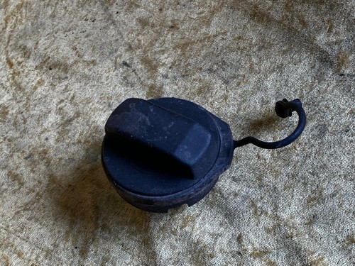 VW Golf 4 Tankdeckel Verschluss mit Halter/Band 1J0201553C / Golf 3 / Audi