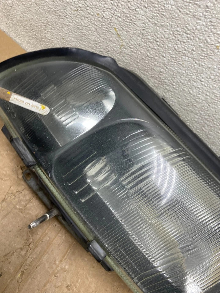 Faro lateral izquierdo halógeno OEM U0497 DW Volvo S60 2001 a 2004 conductor izquierdo Foto 4 de 4