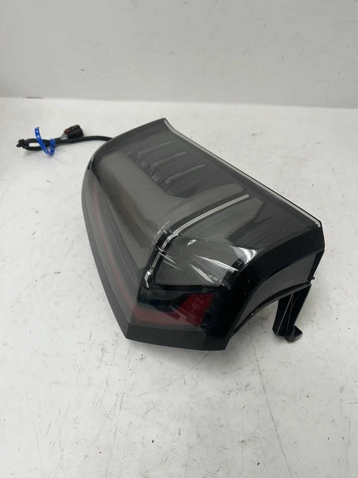 2025 雪佛兰雪佛兰 Suburban Tahoe 全 LED 右右手乘客尾灯 原始设备制造商 — 第 4/4 张图片