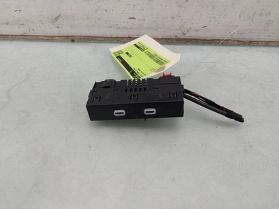 PORT AUX/USB AUX/USB PORT Audi A3 Sportback (8YA) 2026 8Y0035736 - Photo 1/4