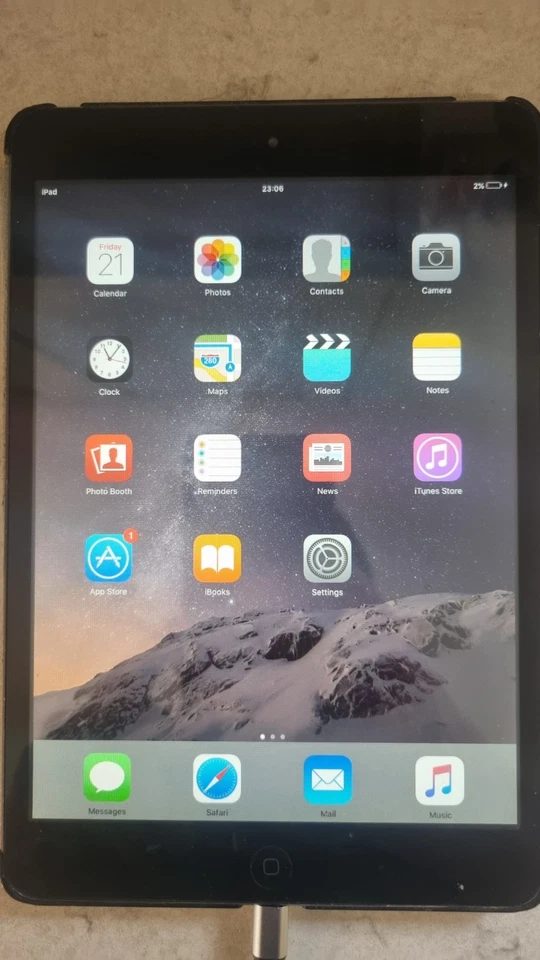 Apple iPad mini (1st generation) · 64GB · Wi-Fi, photo 1 of 2
