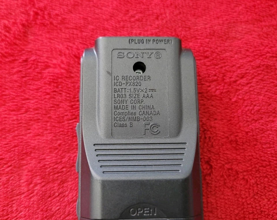 Sony ICD-PX820 (2048 MB, 535.5 Hours) Handheld Digital Voice Recorder. WORKING - Image 3 of 4