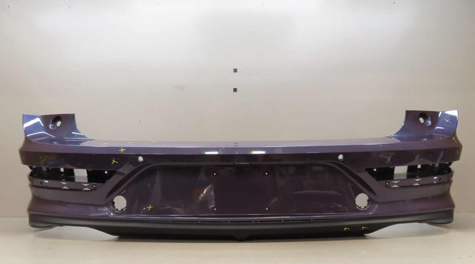 2020-2022 BENTLEY BENTAYGA REAR BUMPER COVER W/ LOWER VALANCE OEM 36A807301