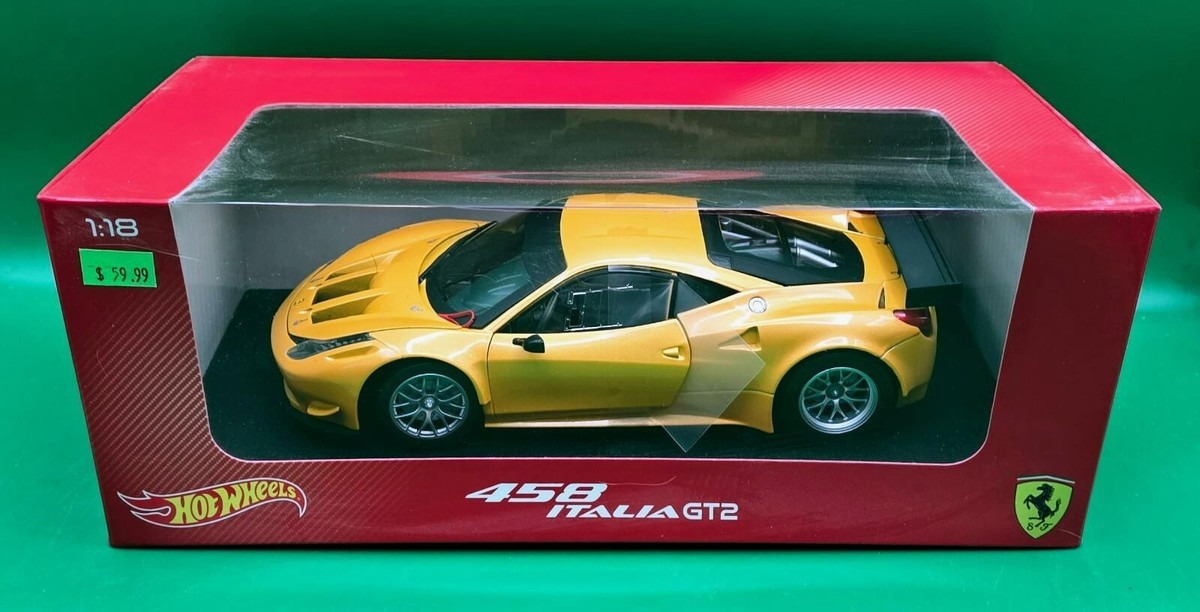HOT WHEELS FERRARI 458 ITALIA GT2 YELLOW METALLIC FLAKE 1/18