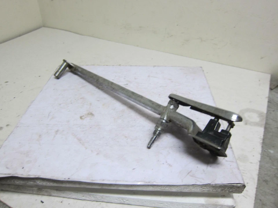 1981 Honda Silver Wing 500 GL500 OEM REAR PASSENGER FENDER GRAB RAIL - Image 3 of 4