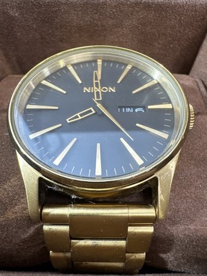 Nixon ''The Sentry SS'' Watch Black Dial Day Date Steel Bracelet Gold Tone Running